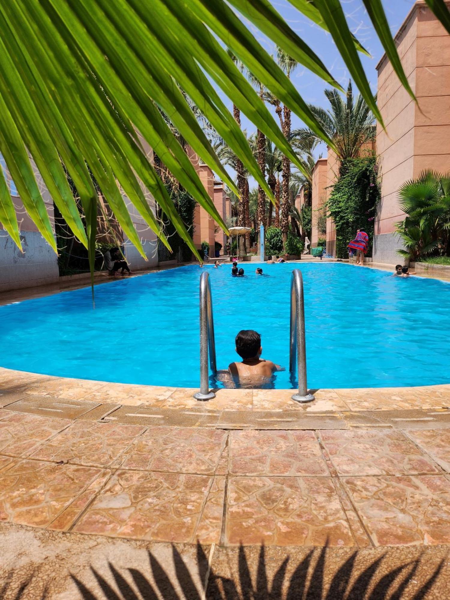 With Outdoor Swimming Pools Hébergement de vacances *
