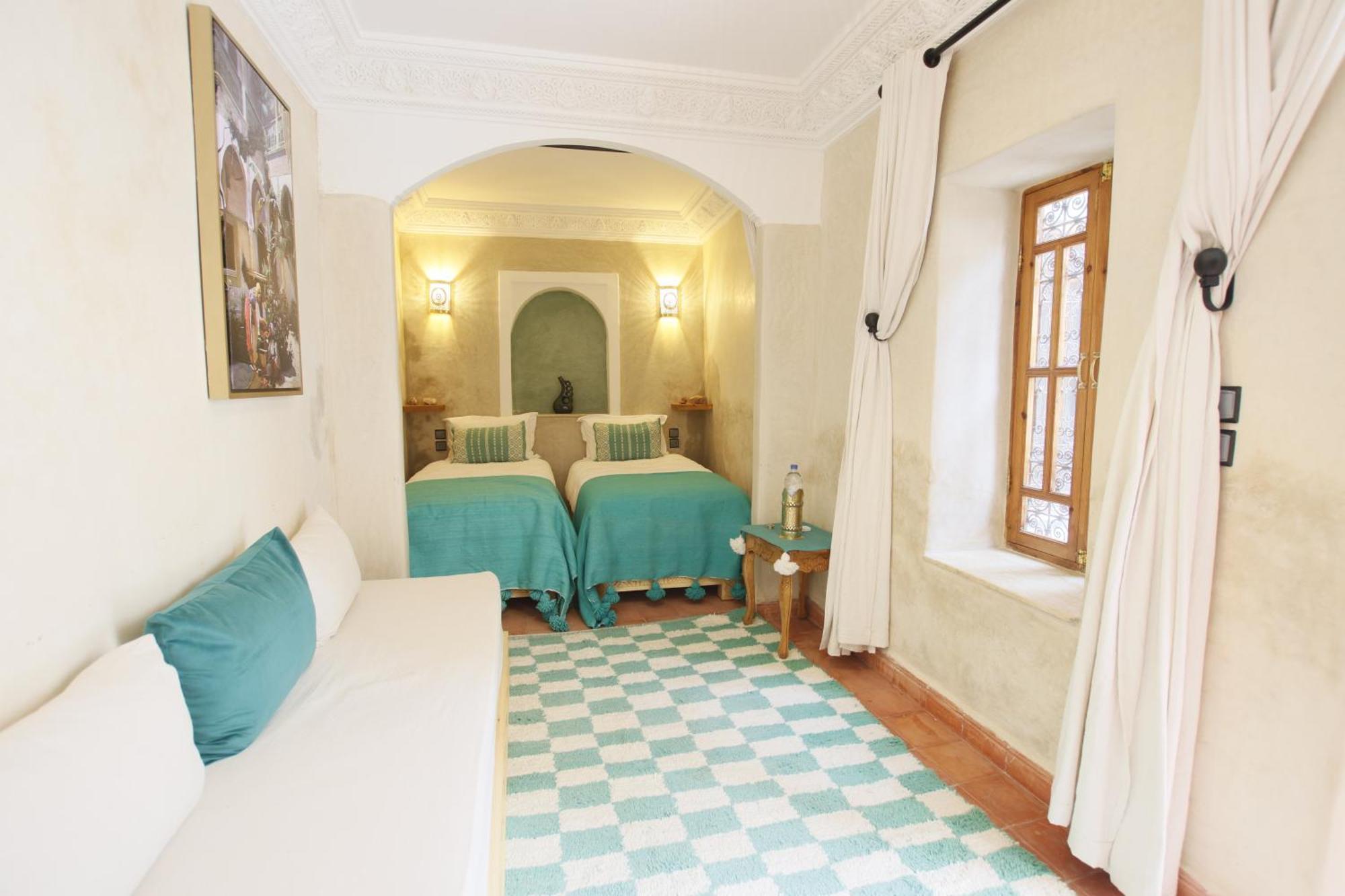 Chez Henriette Guest house *