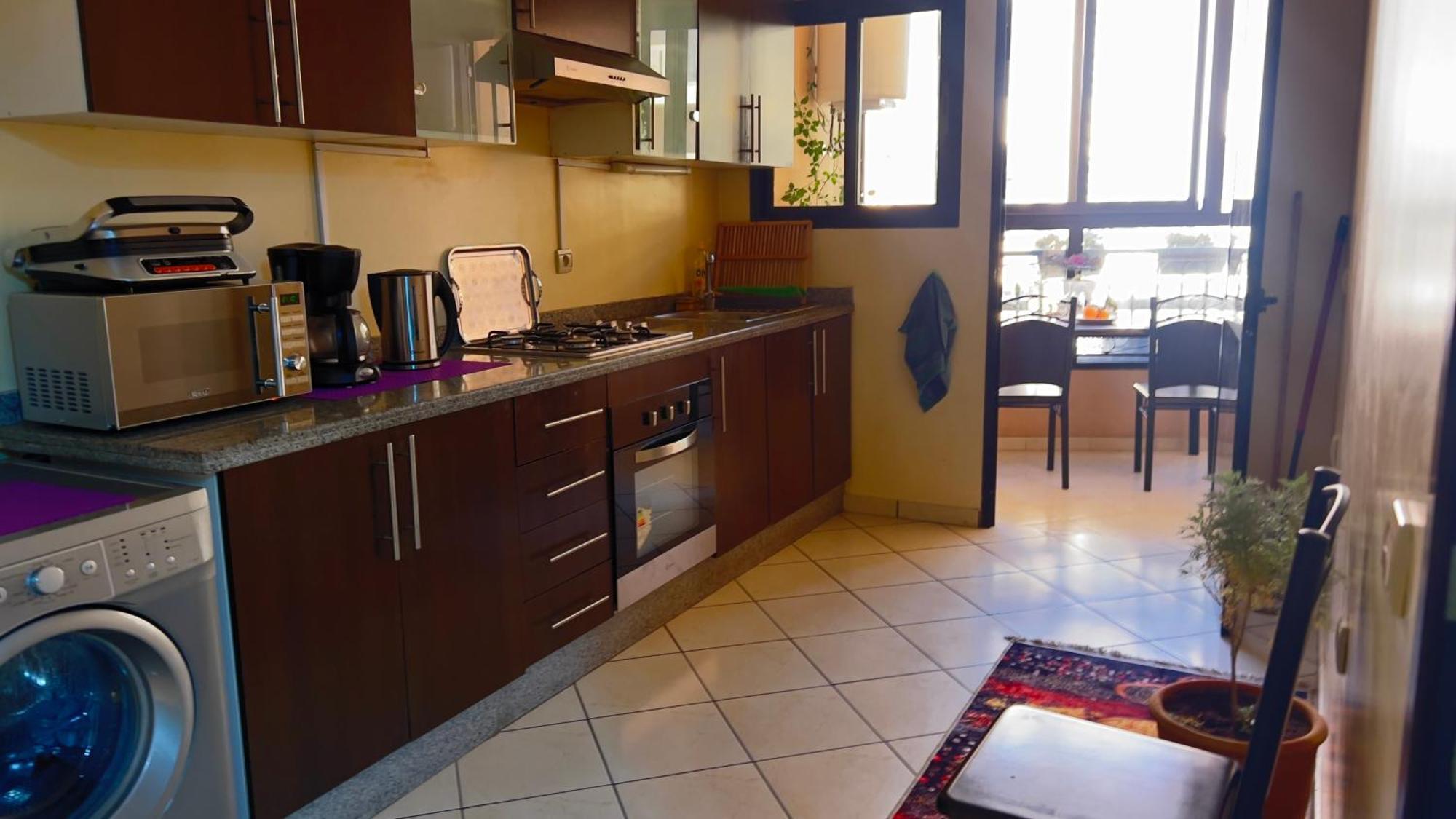 Magnifique, Appartement, Familial, Spacieux 2chambres Salon Salle A Manger Apartment