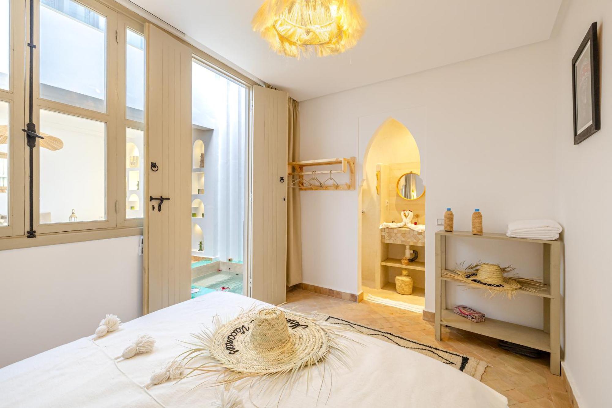 Agan/exclusive&new/pool/breakfast Included *