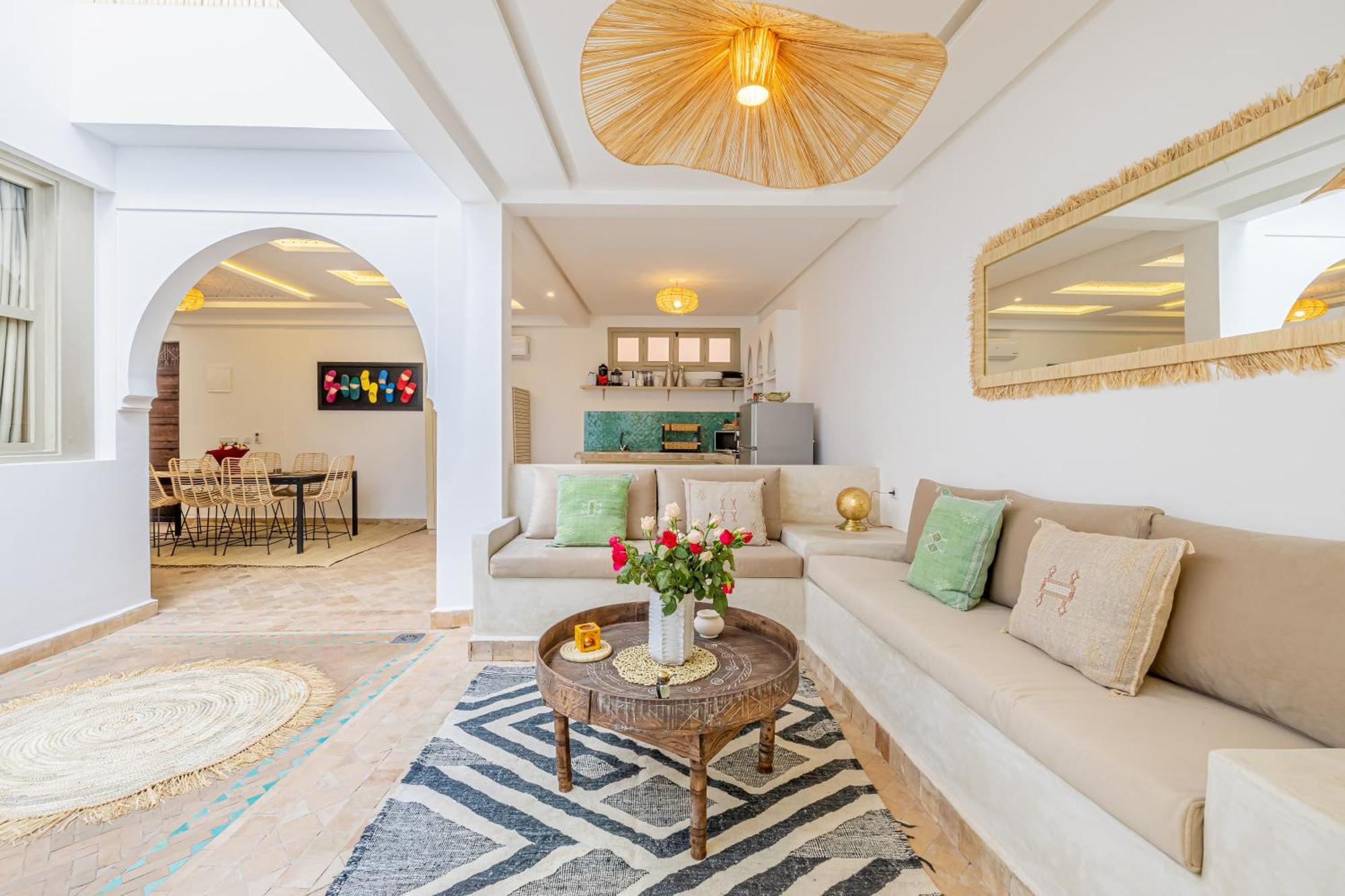 Agan/exclusive&new/pool/breakfast Included *