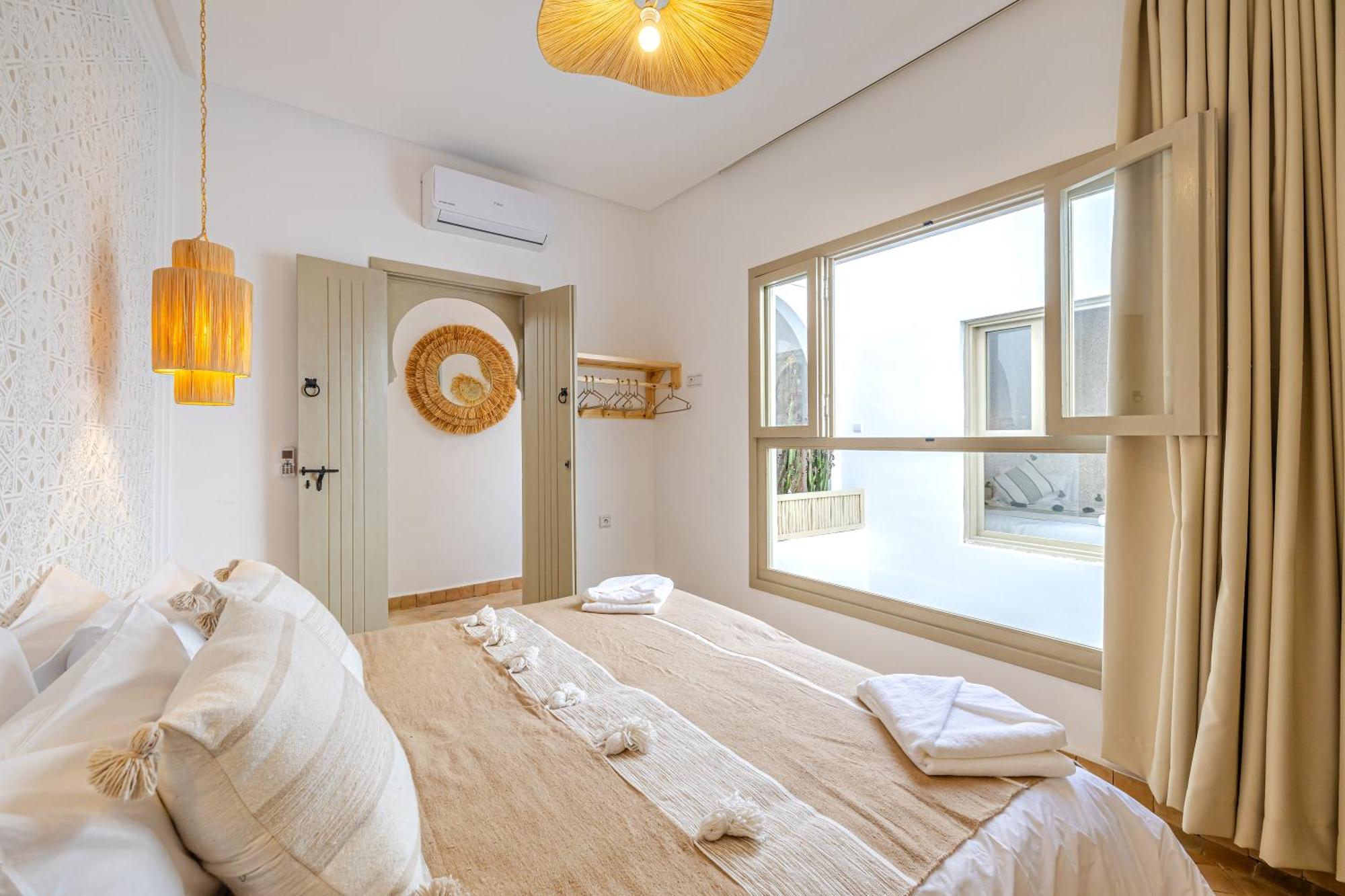 Agan/exclusive&new/pool/breakfast Included *