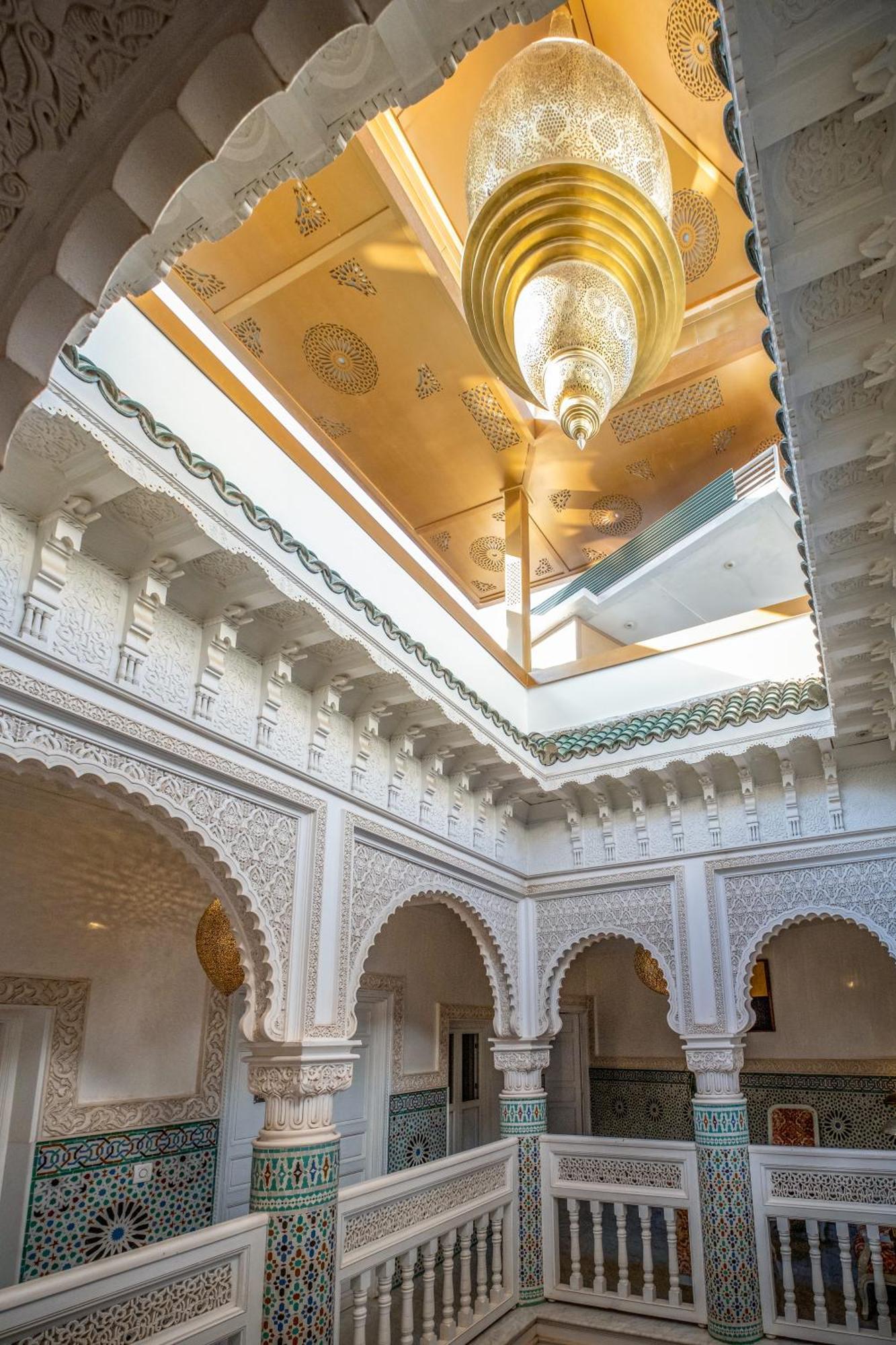 Glatt K Riad *