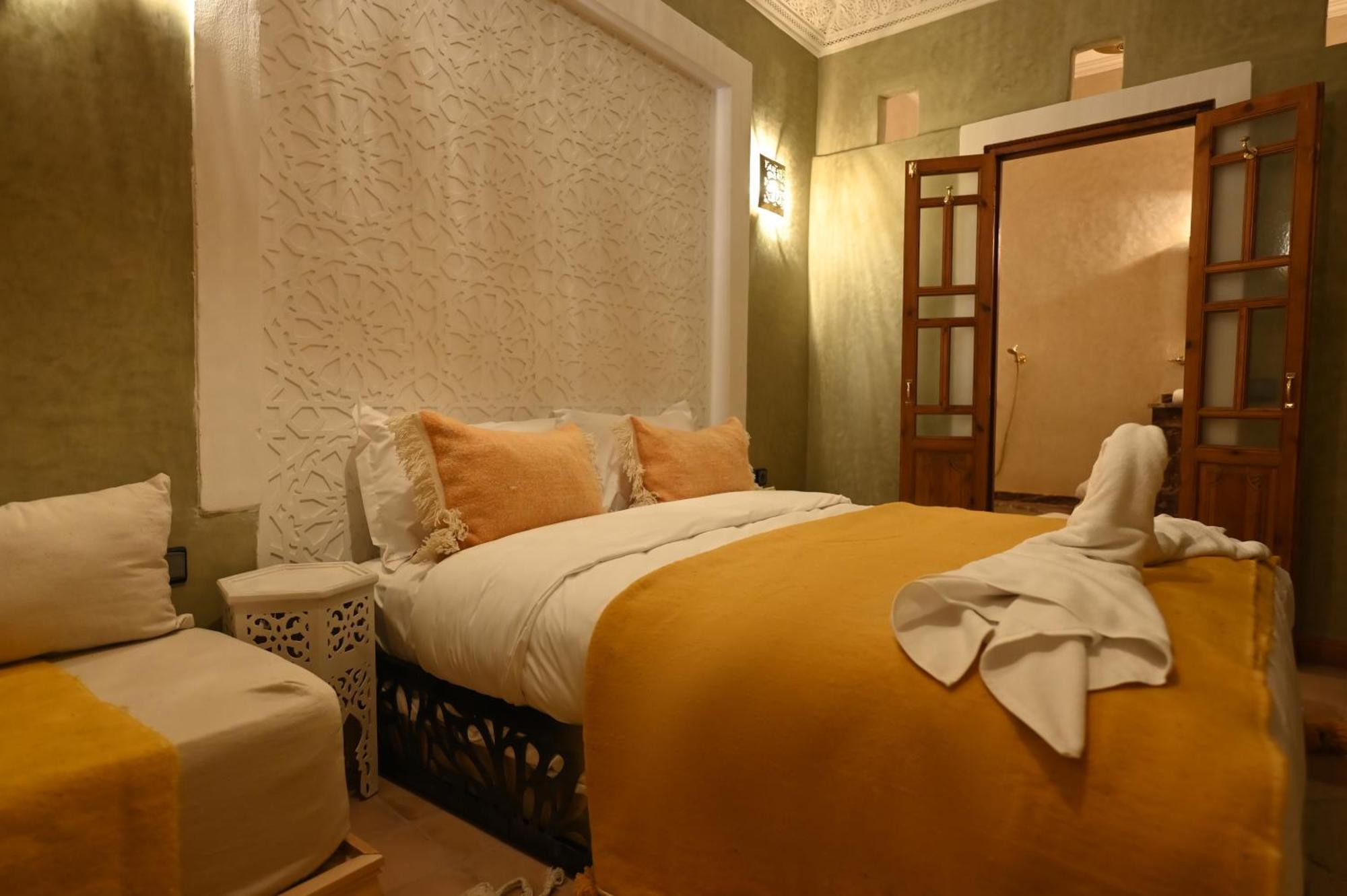 Chez Henriette Guest house *