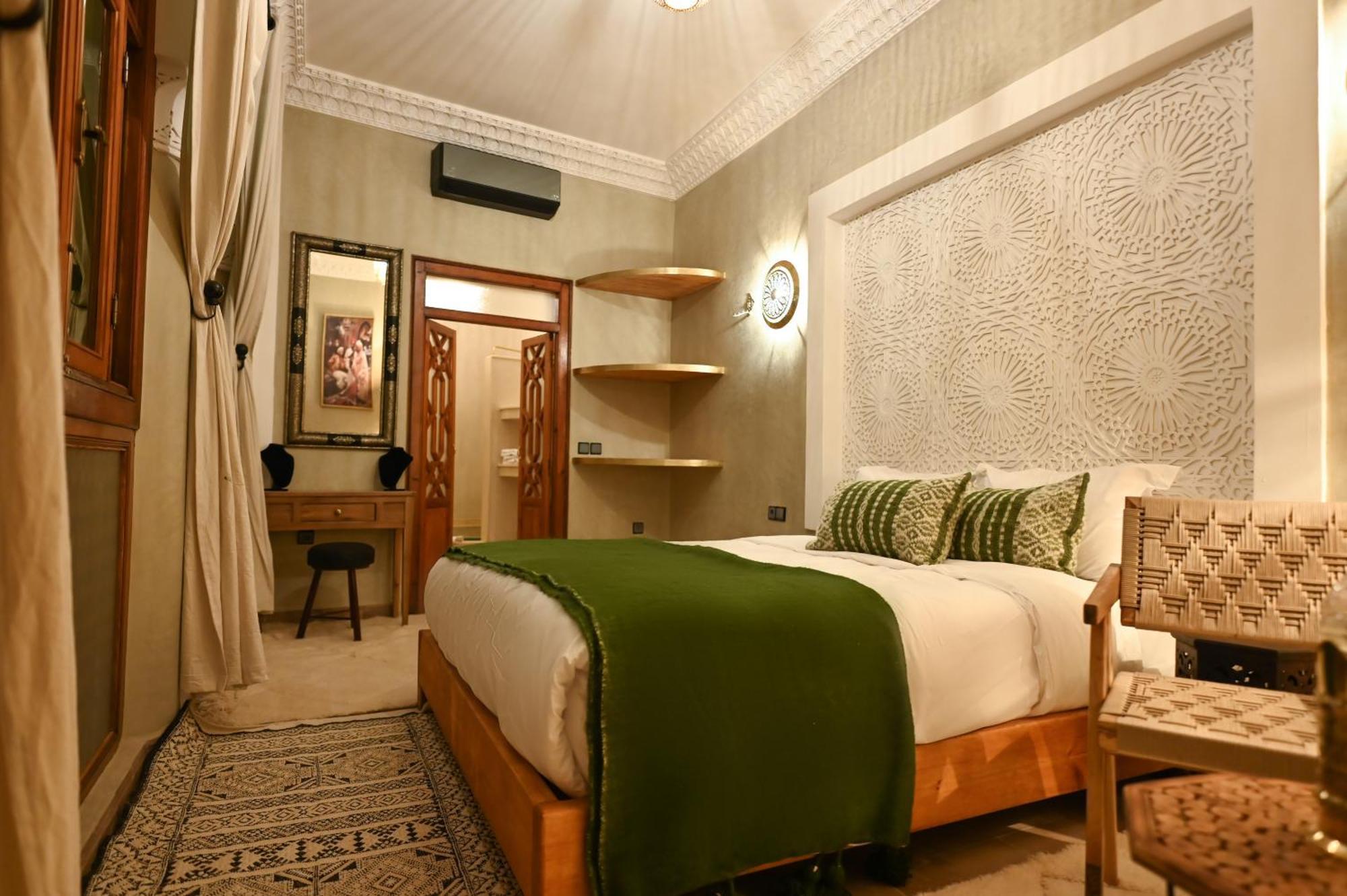 Chez Henriette Guest house *