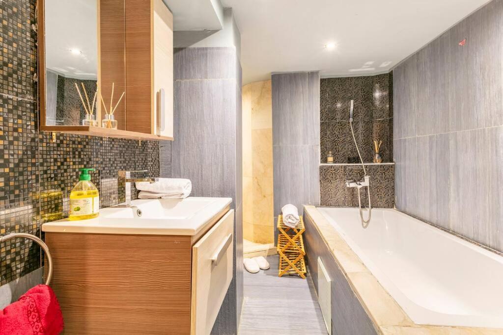 Lights Duplex Apartment *