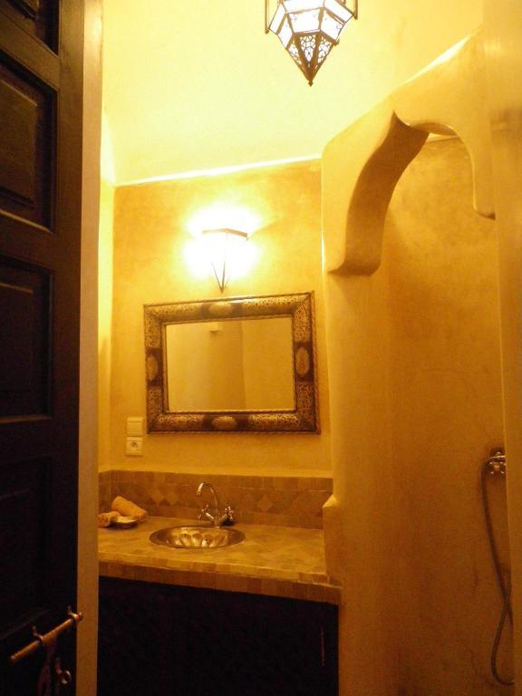 Riad Sharmance