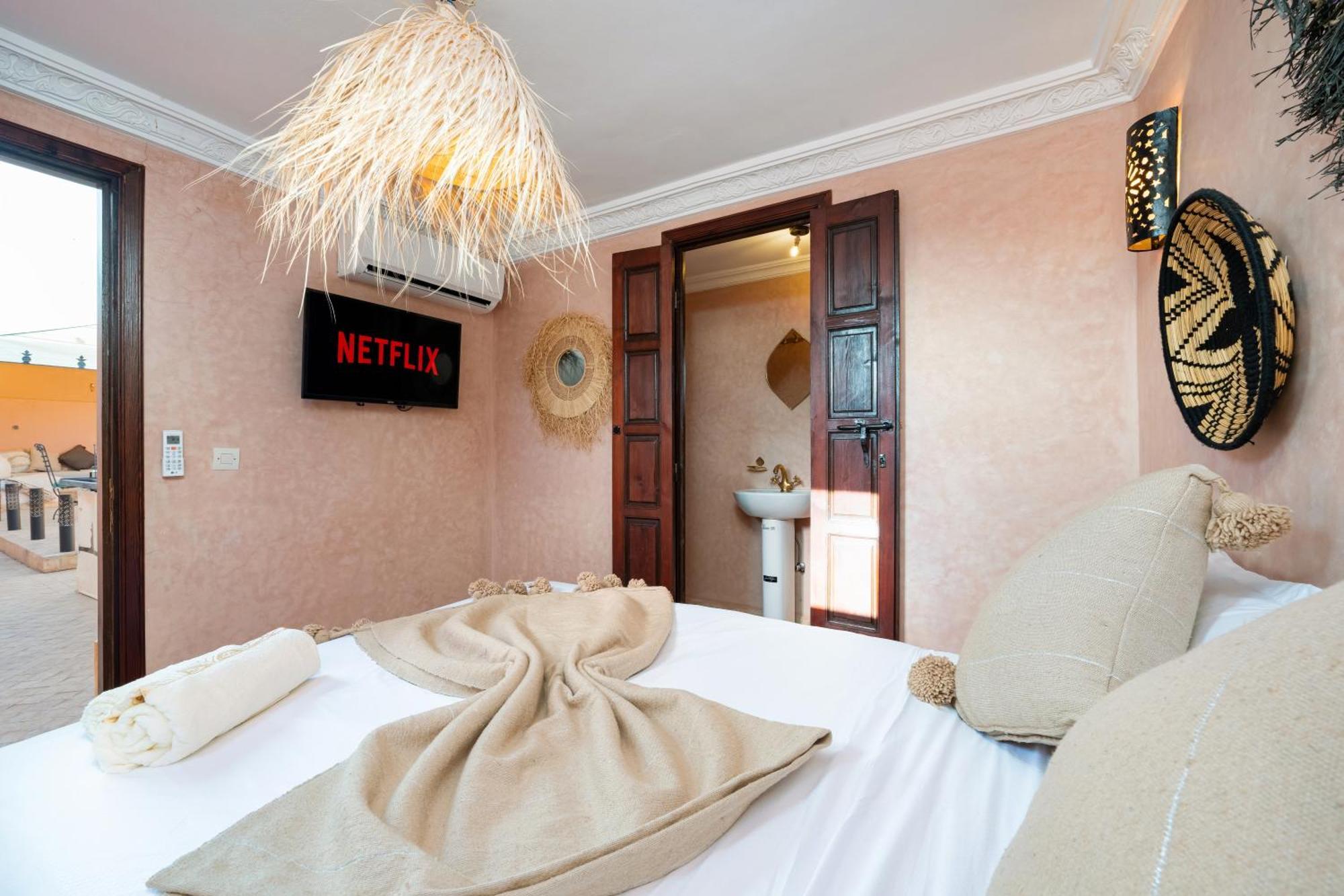 Holiday home Prive Dar L'etoile - Jacuzzi Piscine & Petit Dej Inclus Marrakesh