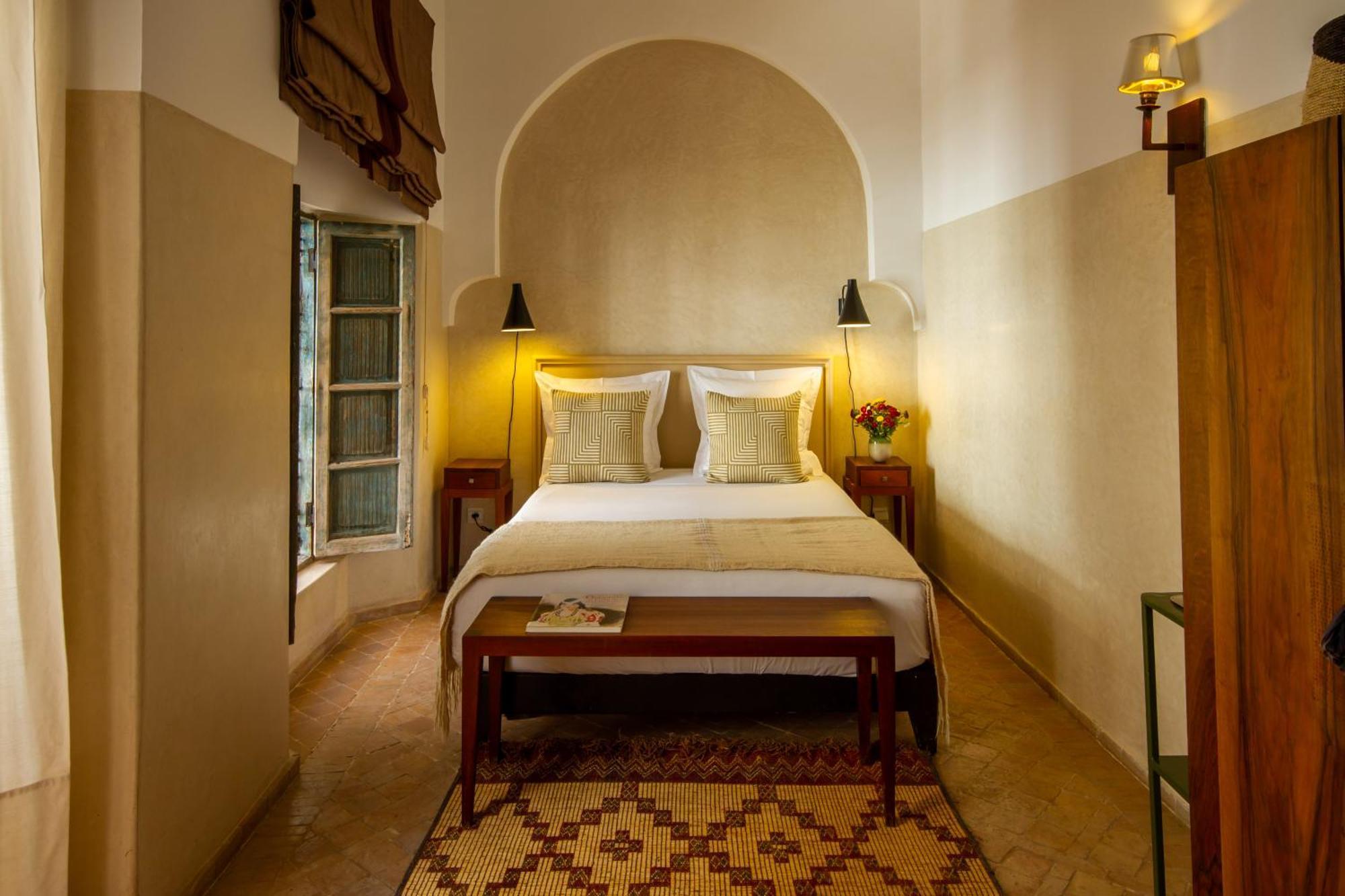 Bab 54 Guest house