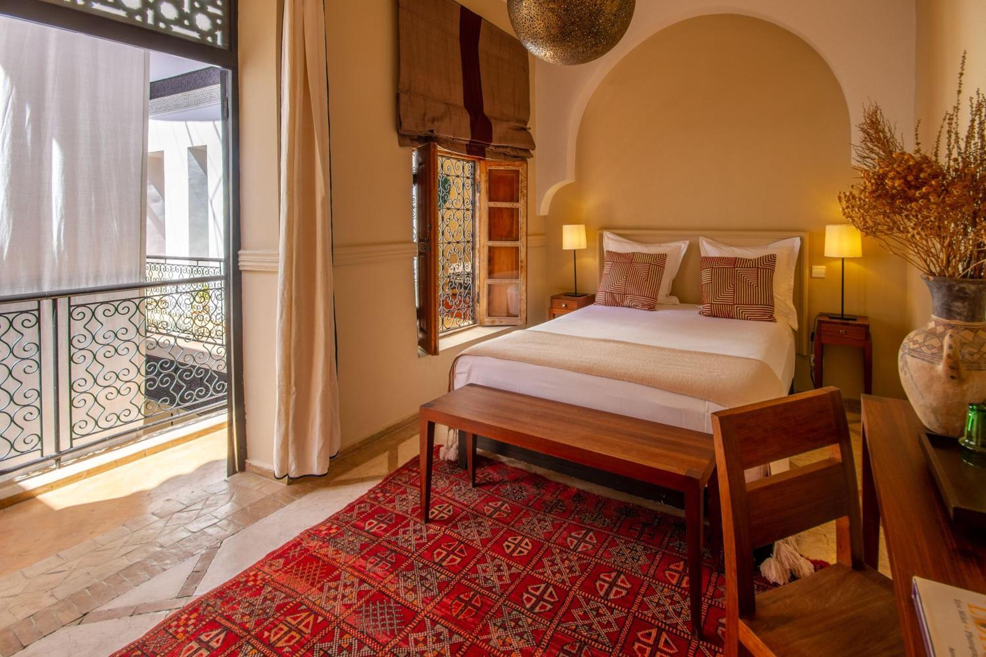 Bab 54 Guest house