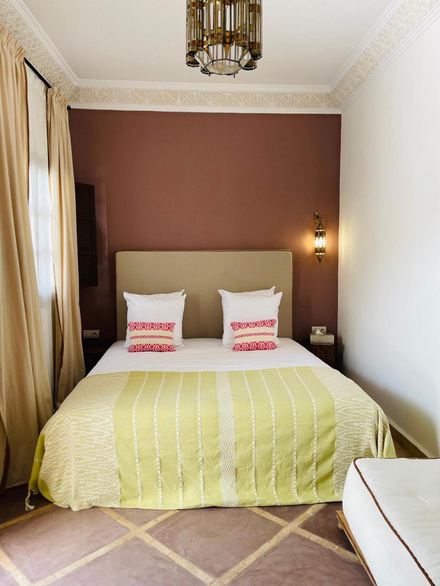 Guest house Deha & *