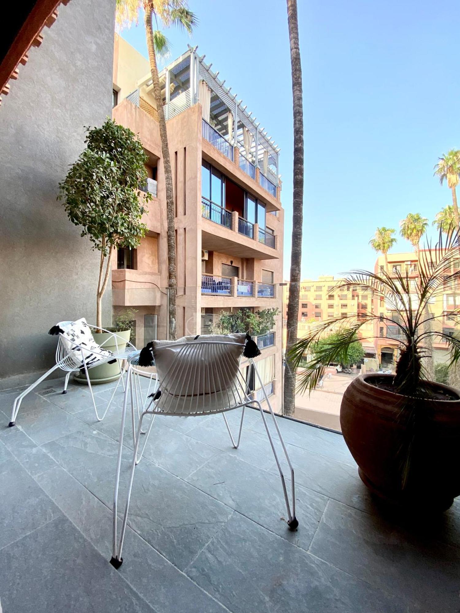 Rooftop Pool, Bright & Cozy In City Center
