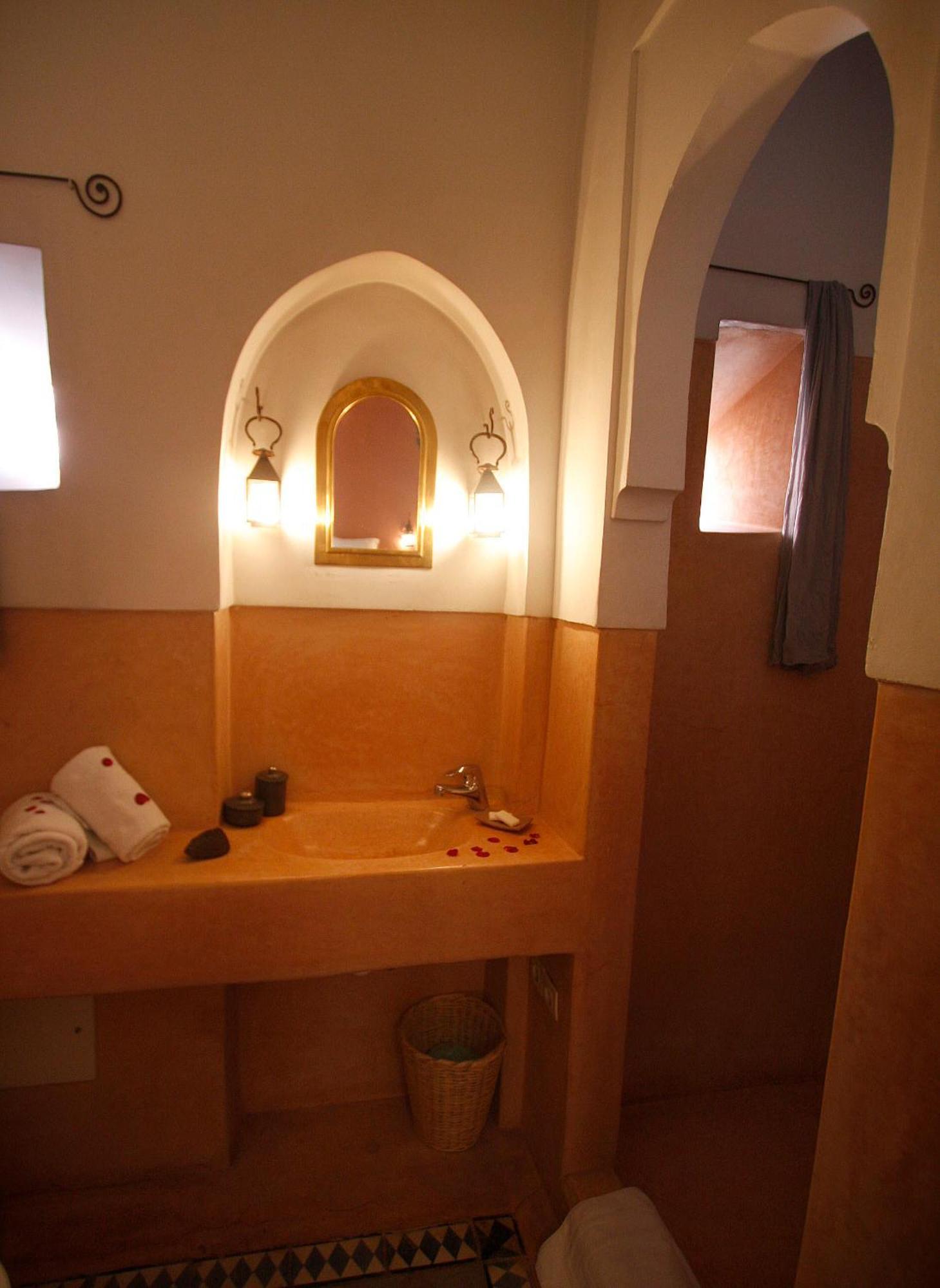 Dar Touyir
