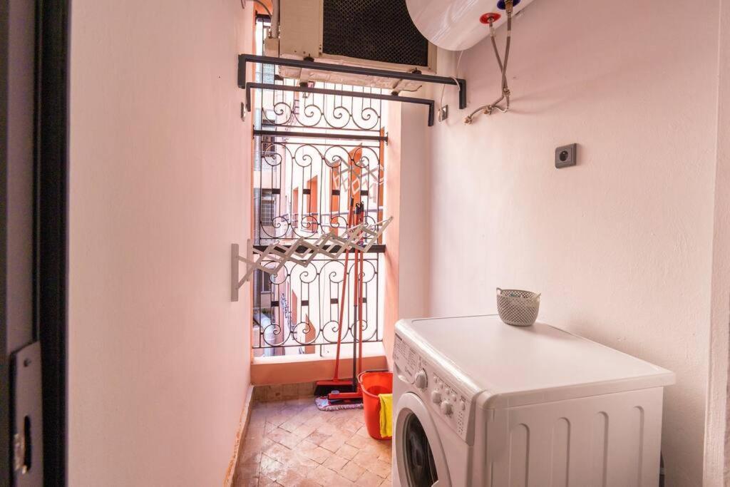 Apartment Living: Urban *