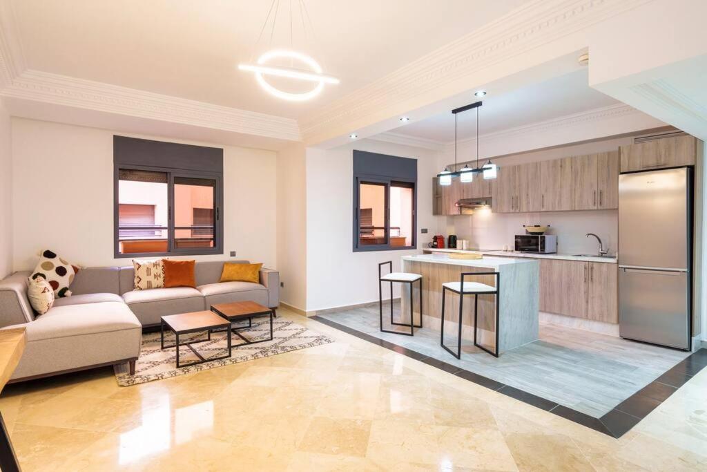 Living: Urban Apartment