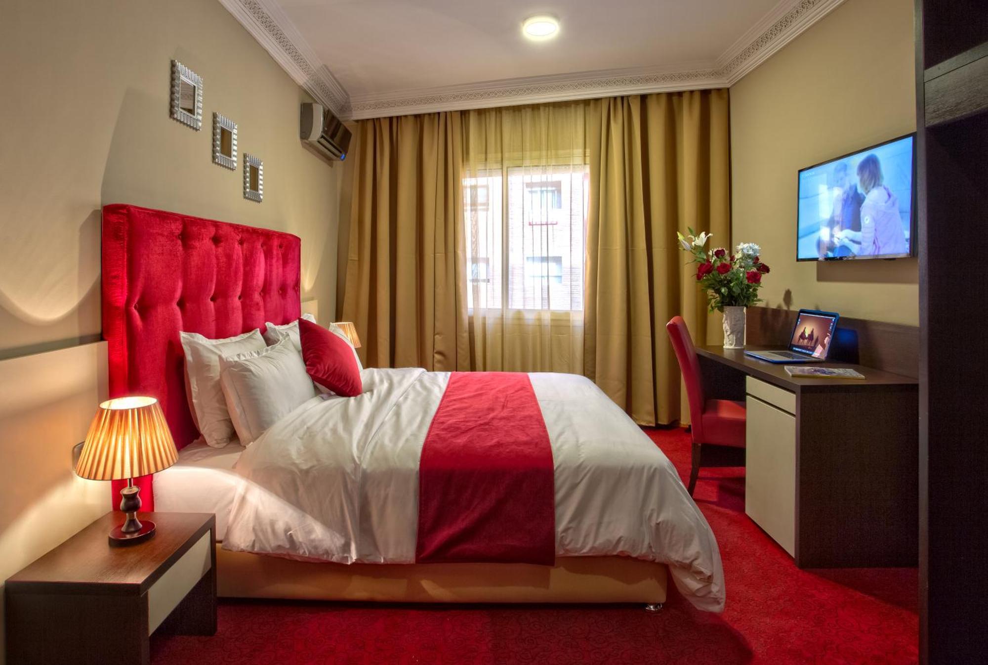 Yaad Hotel