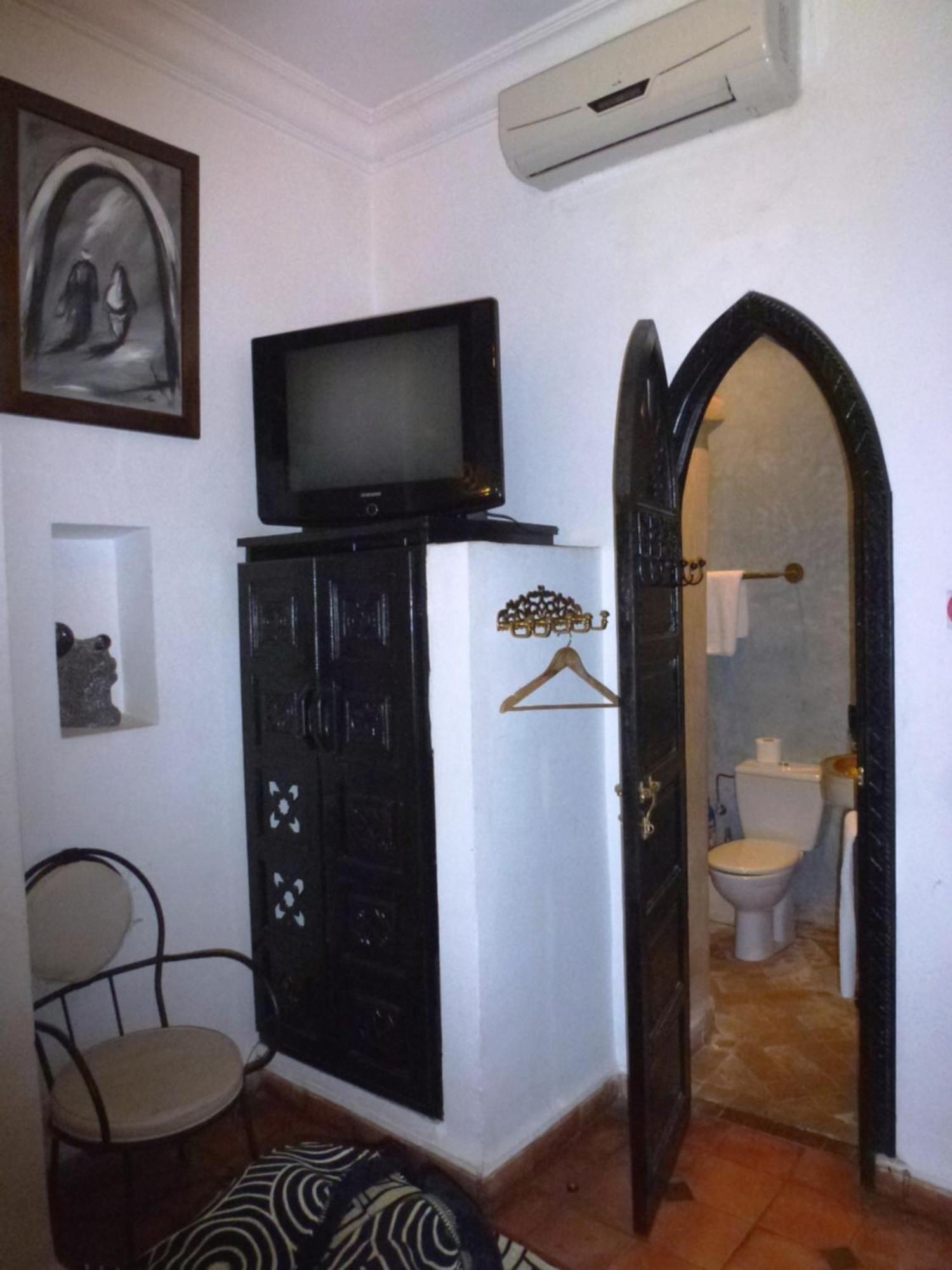 Bed & Breakfast Laarouss 2*