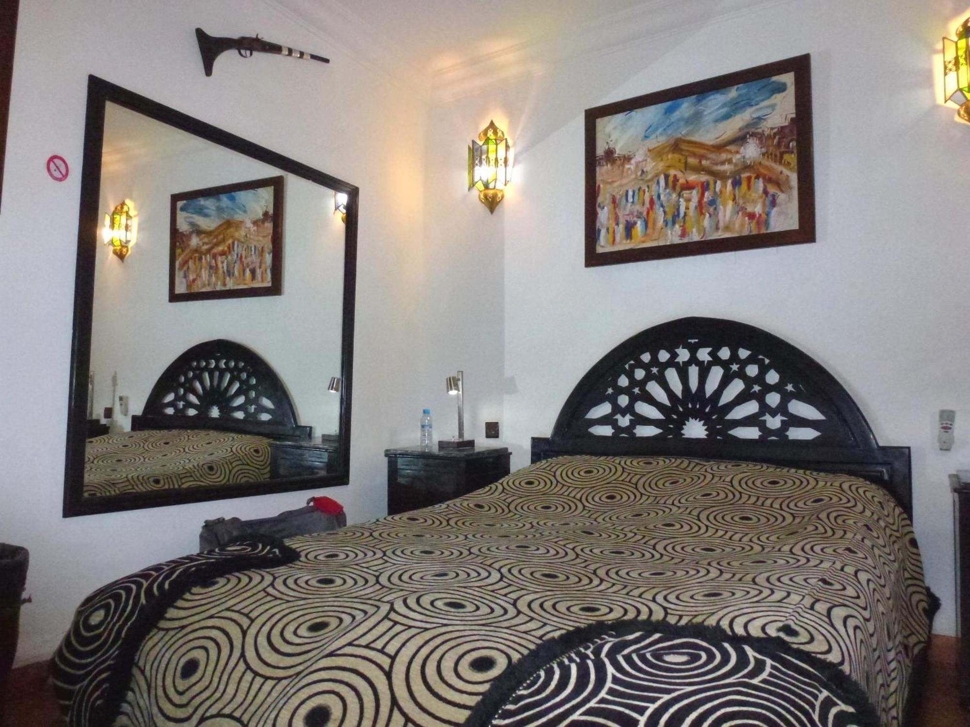 Bed & Breakfast Laarouss 2*