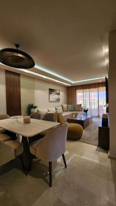 Apartment Luxueux Vue Sur Atlas Golf Et Piscine Marrakesh