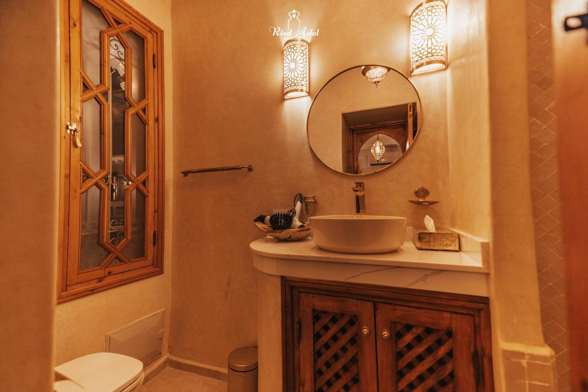 Aslal Guest house *