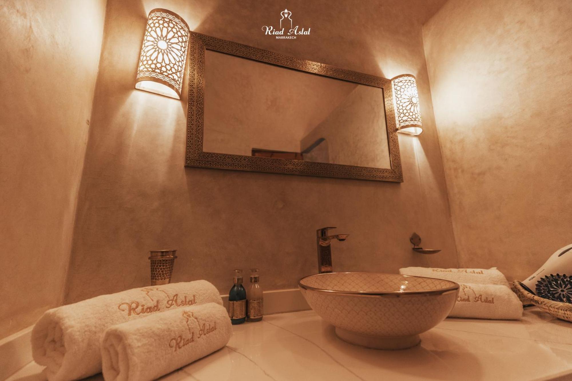 Aslal Guest house *