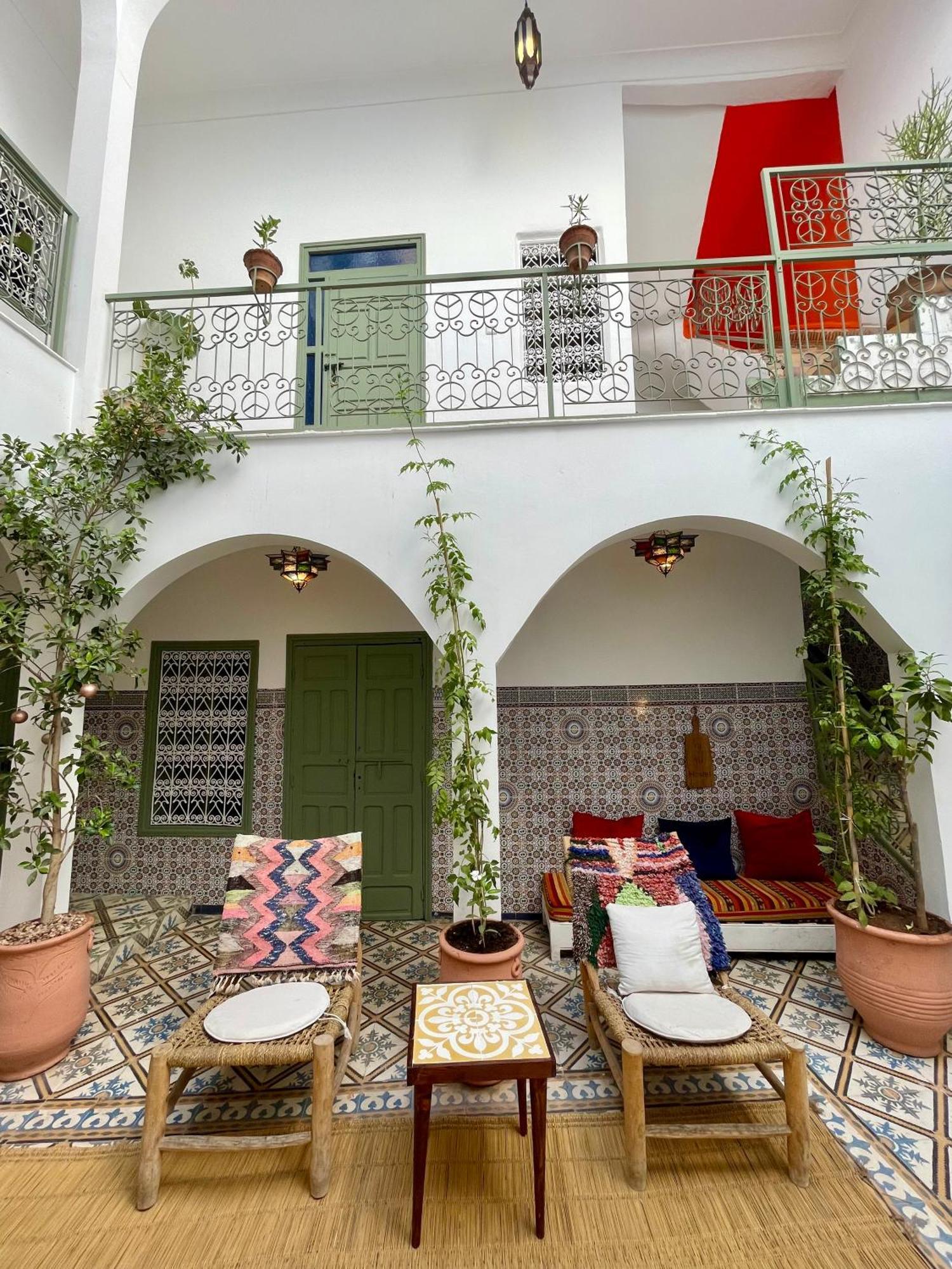 Yu Yu Auberge de jeunesse *
