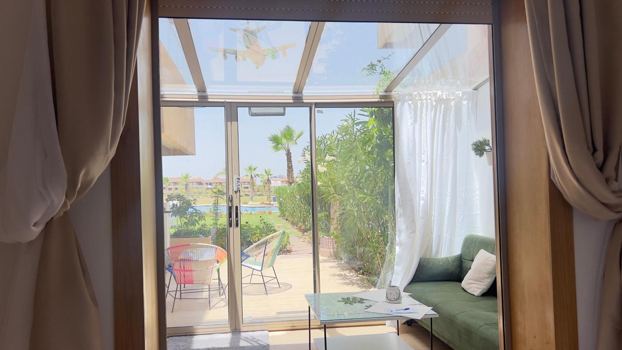 De Luxe Avec Jardin Vue Sur La Piscine Golf Securise 24h Sur 24 A 5 Minutes De L Aeroport