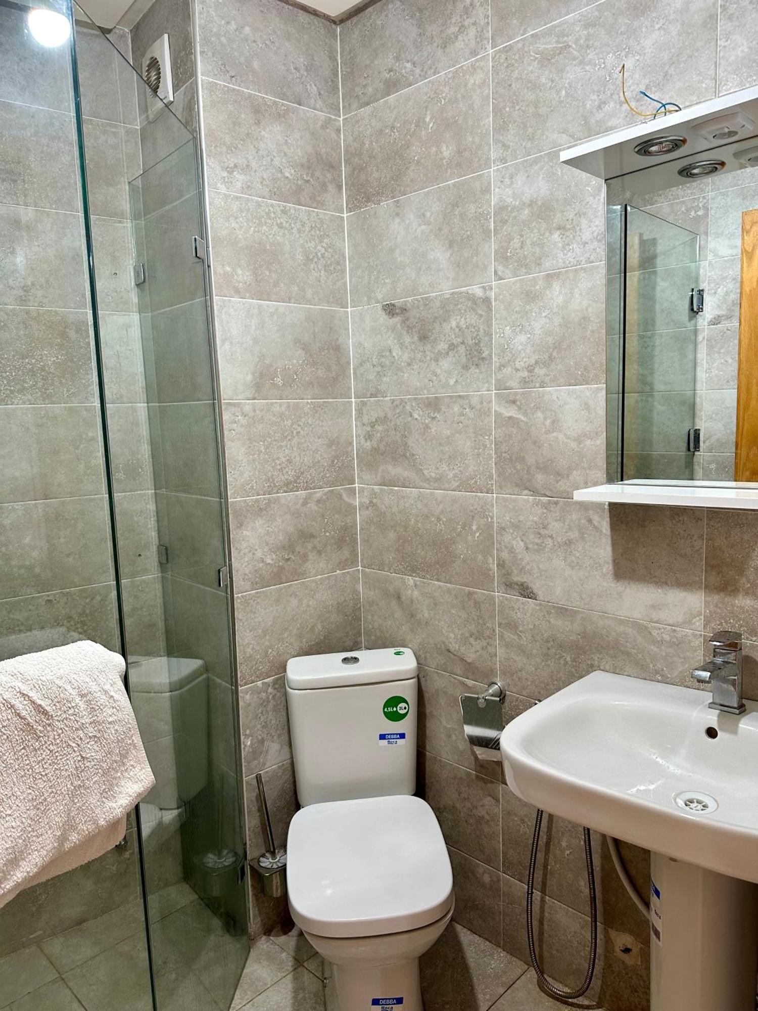Apartamento Salon A Avenue Med 6 Centre De Gueliz 10 *