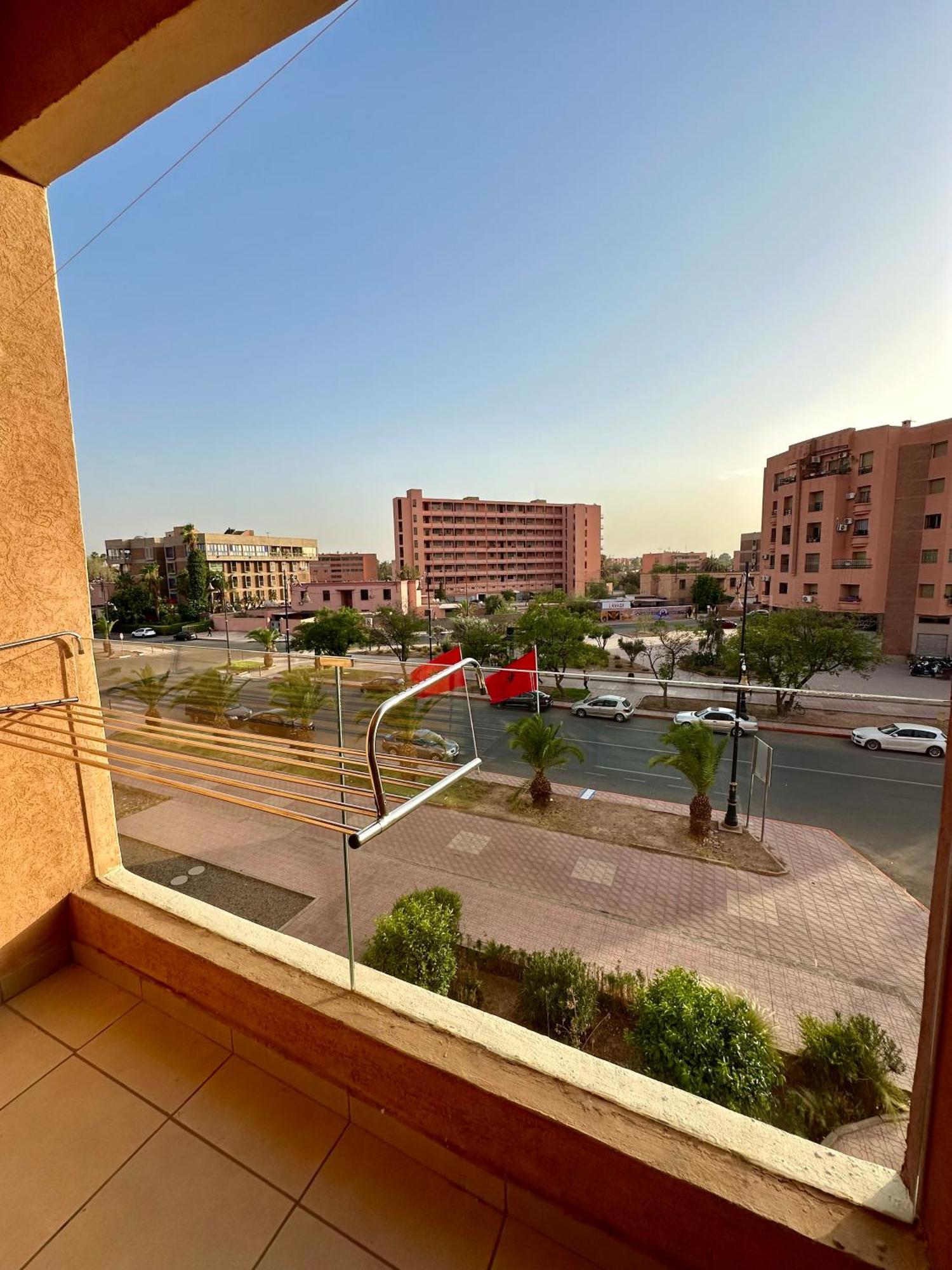 Salon A Avenue Med 6 Centre De Gueliz 10 Apartamento *