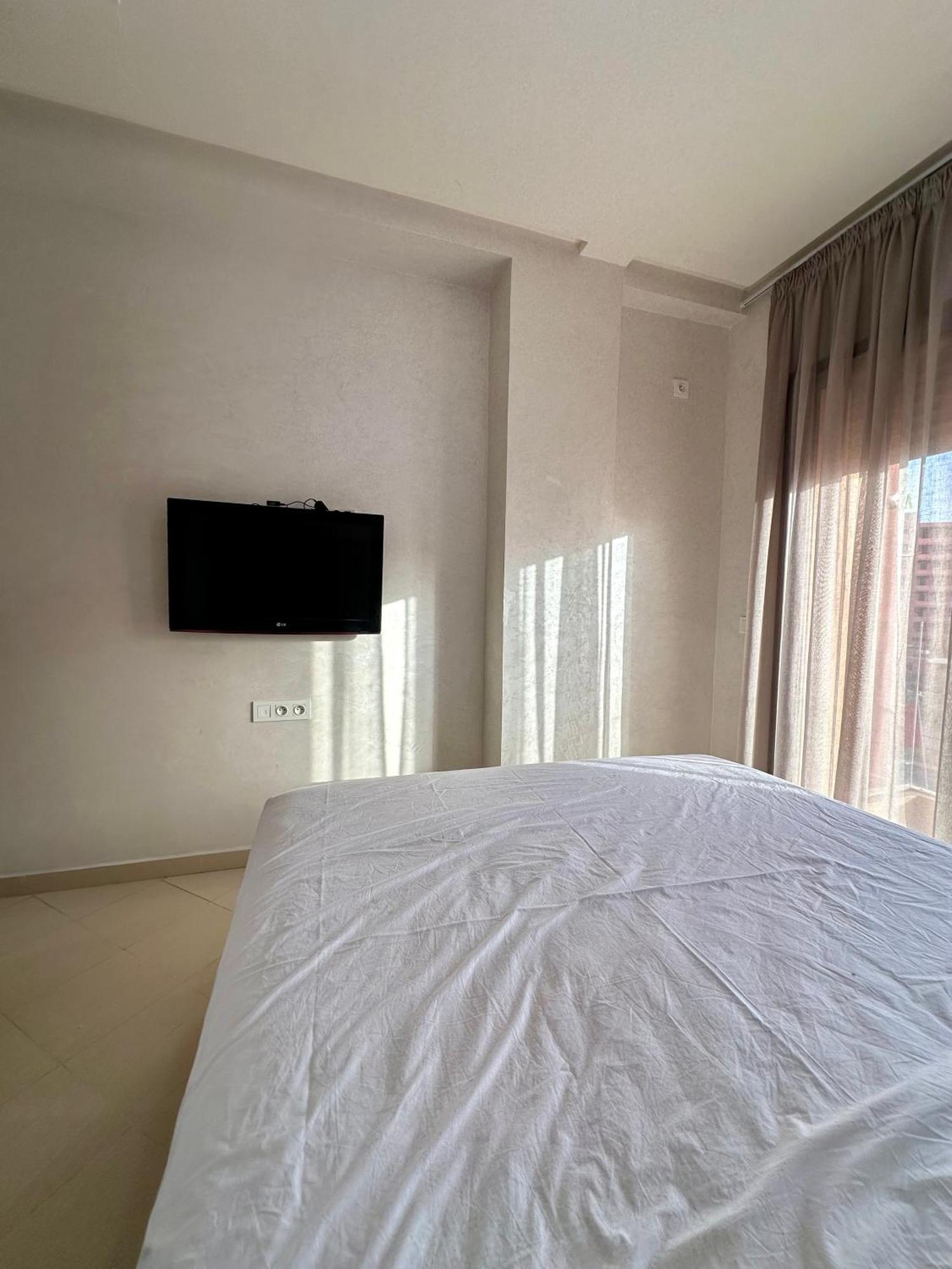 Apartamento Salon A Avenue Med 6 Centre De Gueliz 10 *
