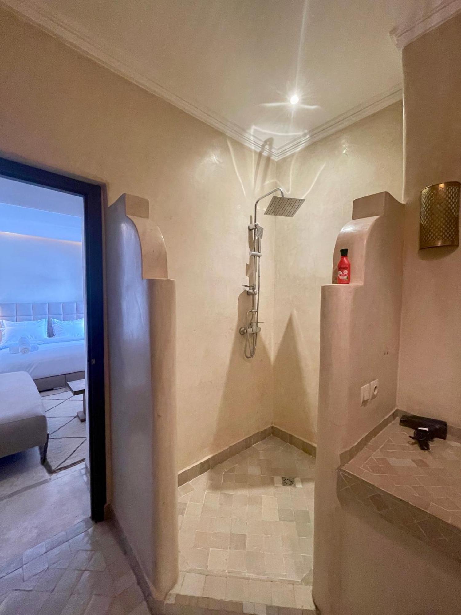 Bed & Breakfast Awatif Le 36