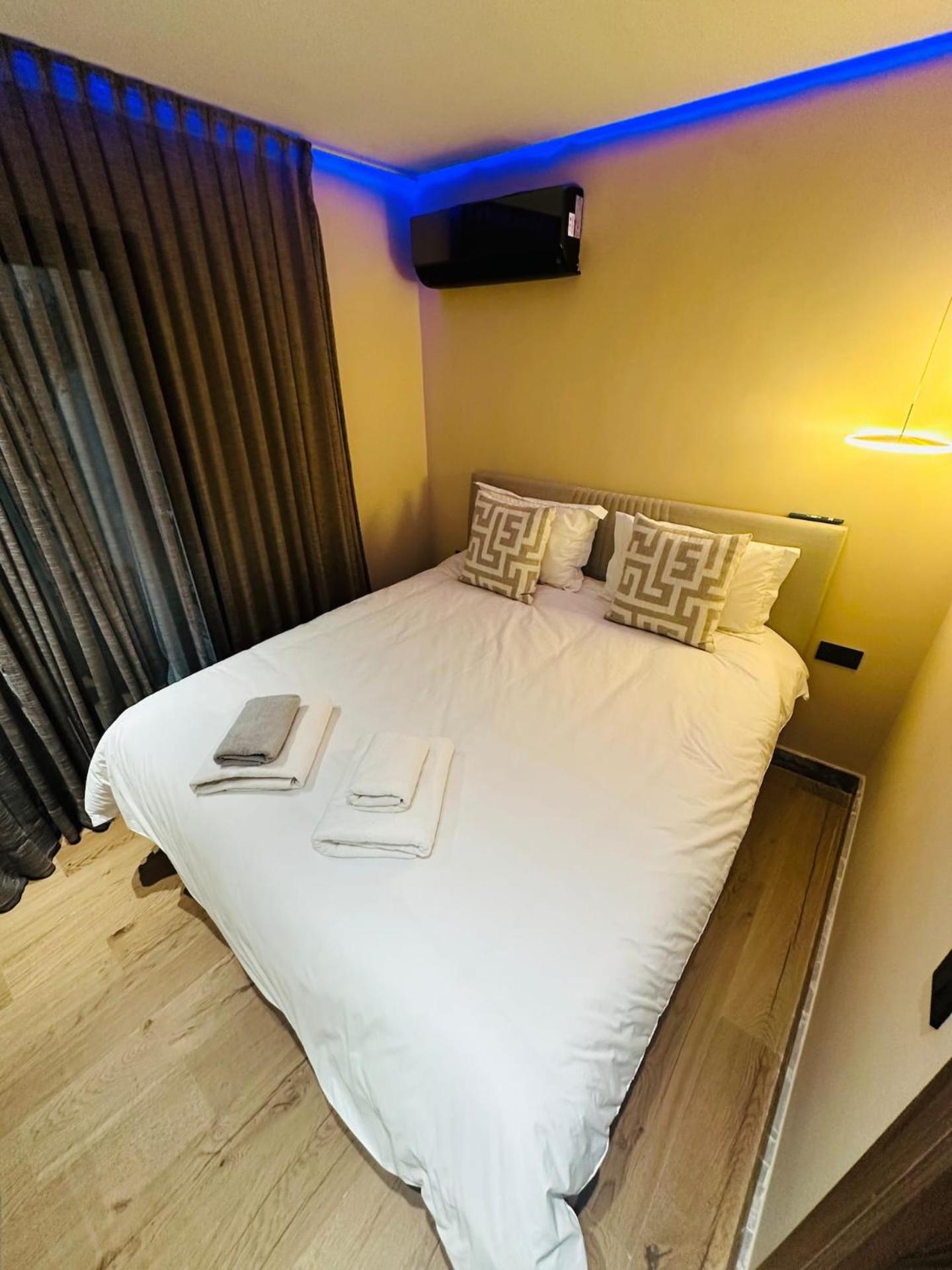 Apartment Style 1 *