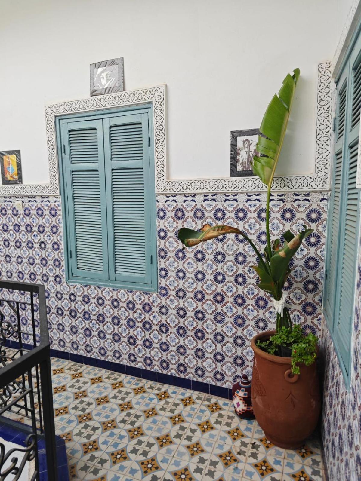 Be Twenty Guest house *