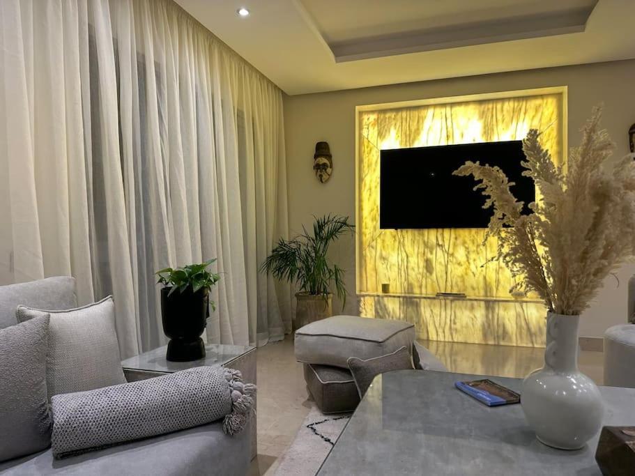 Nacarat 2br Piscine 170 M2 Centre Apartment *