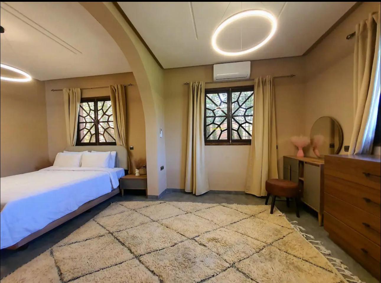 A Marrakech With Warm Pool Villa