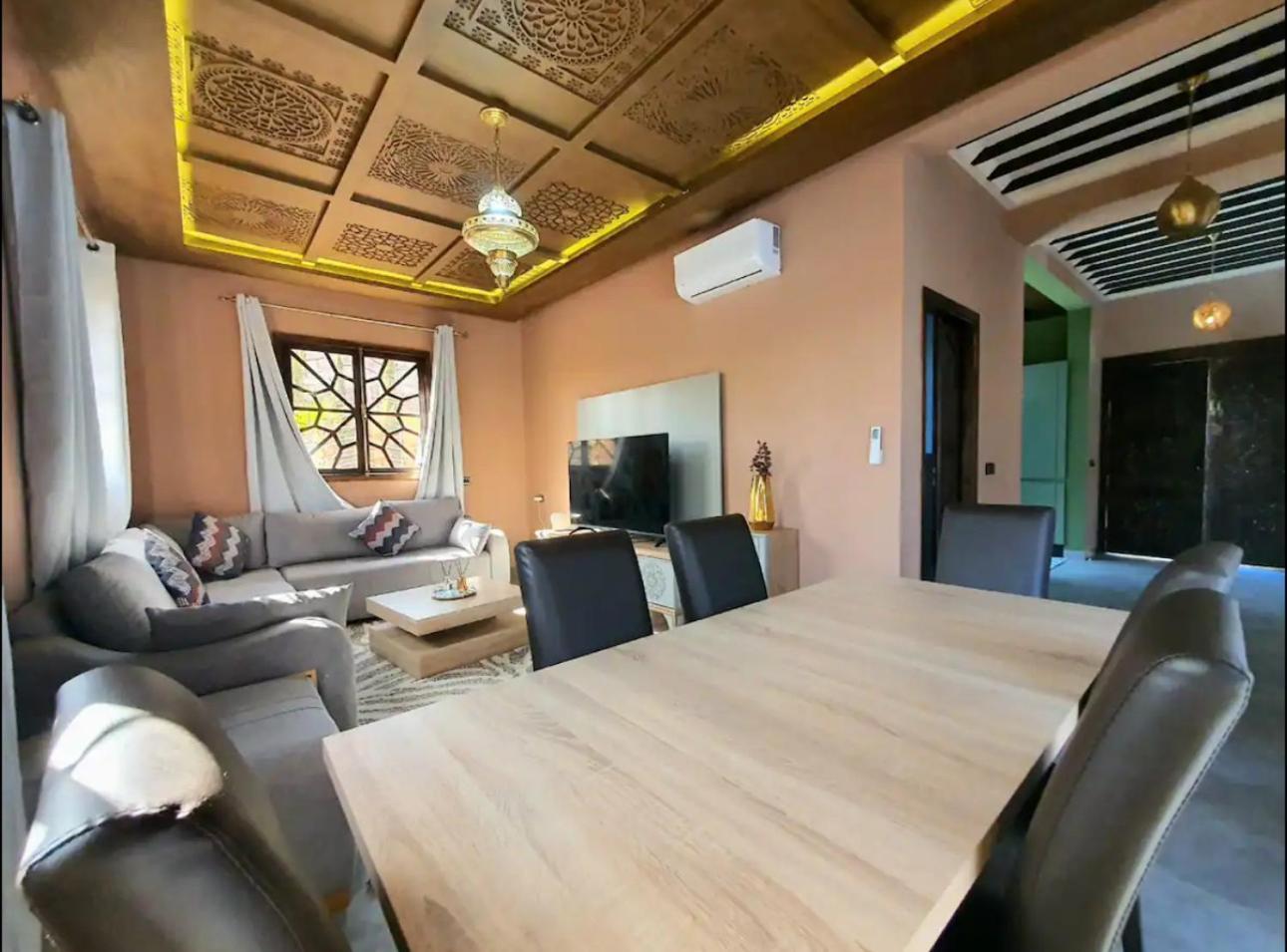 A Marrakech With Warm Pool Villa *