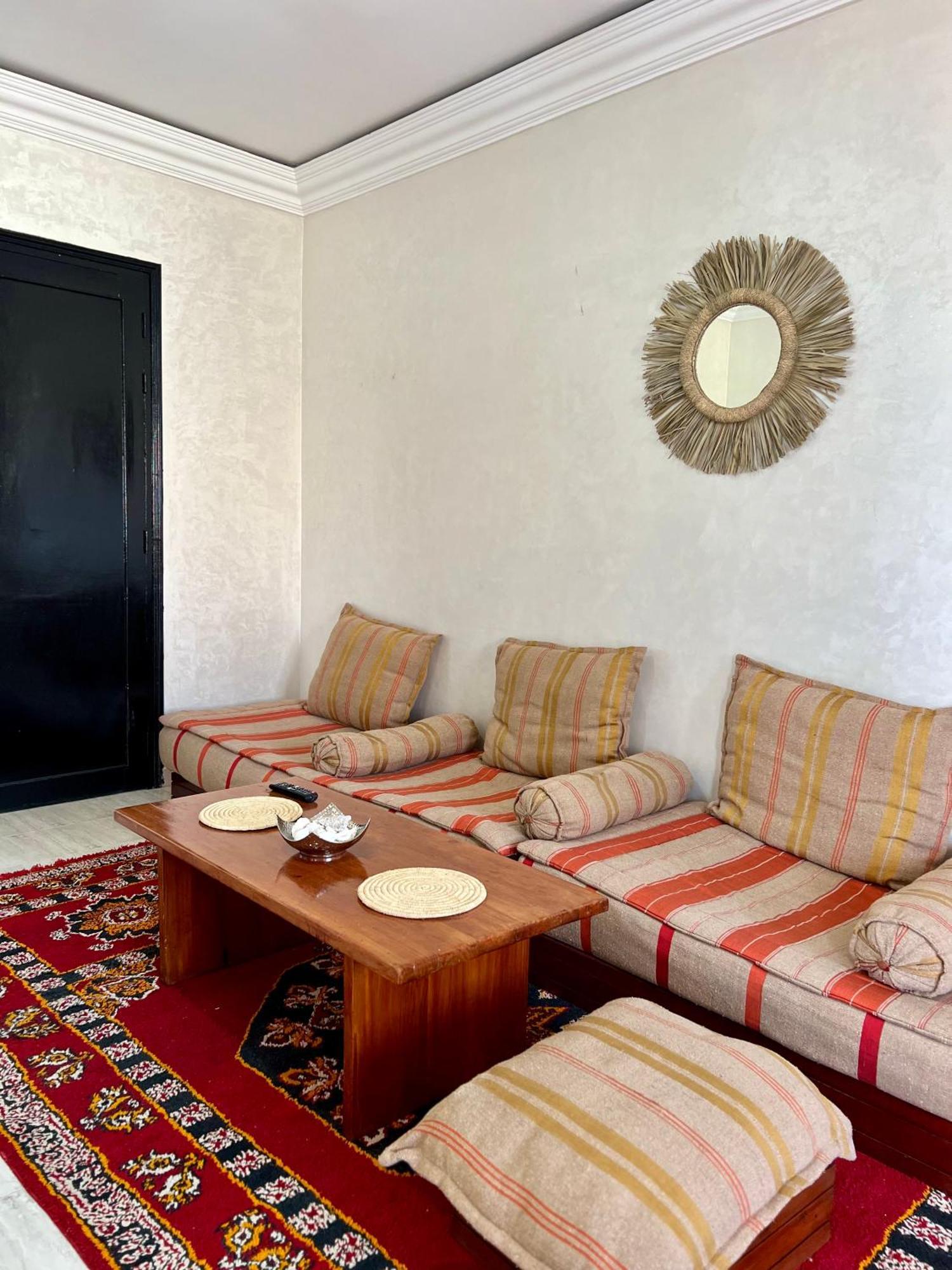 Cozy In Marrakech Apartment