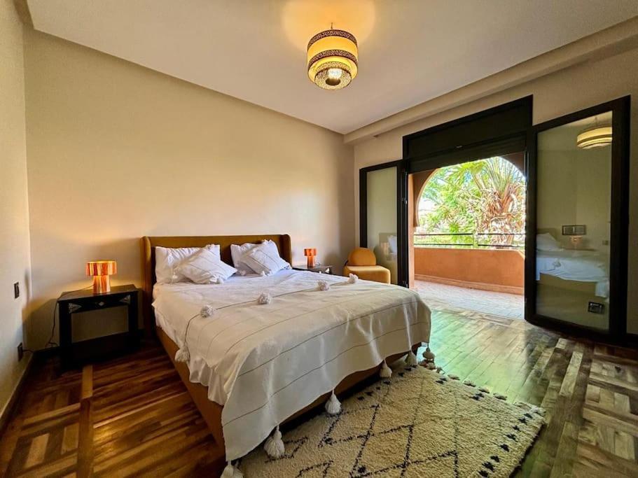 Charmante Bd M6 Centre A 5mn Villa