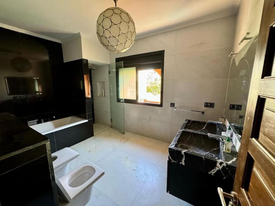 Charmante Bd M6 Centre A 5mn Villa *