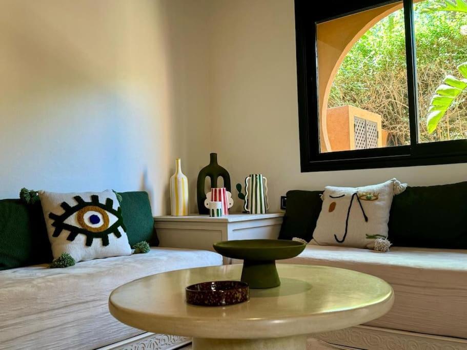 Charmante Bd M6 Centre A 5mn Villa