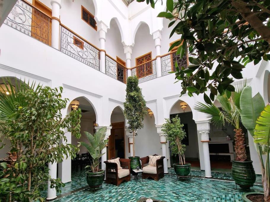 Laklak Nouvelle 400m2 Mit Pool In Der Medina Marrakesh