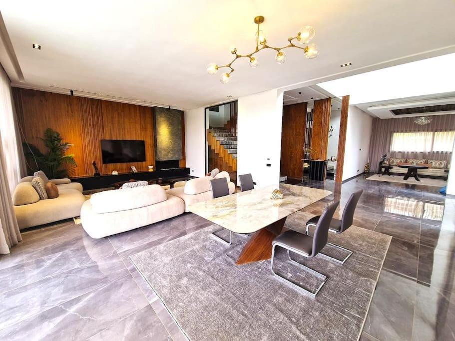 Luxe Secure Golf Villa *