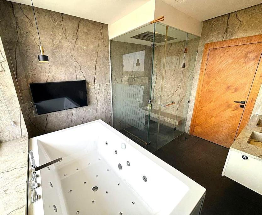 Villa Luxe Secure Golf *