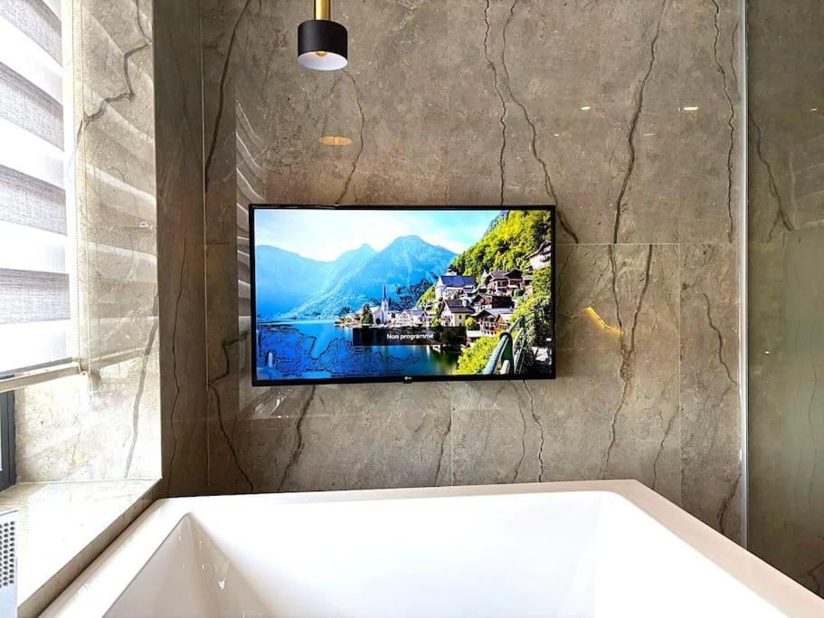 Luxe Secure Golf Villa *