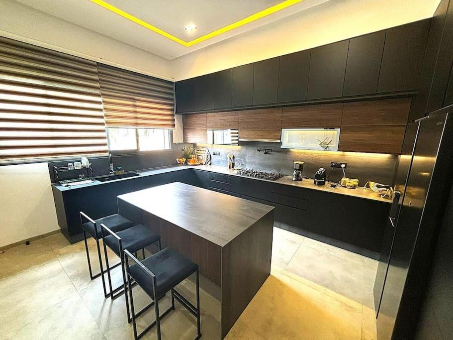 Luxe Secure Golf Villa *