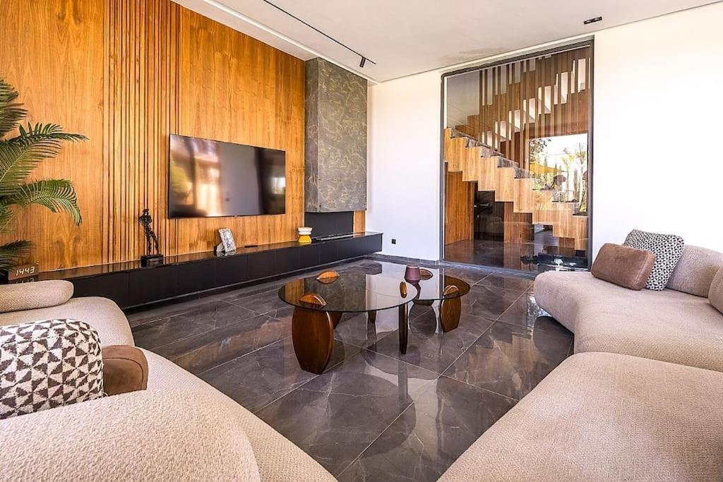 Luxe Secure Golf Villa