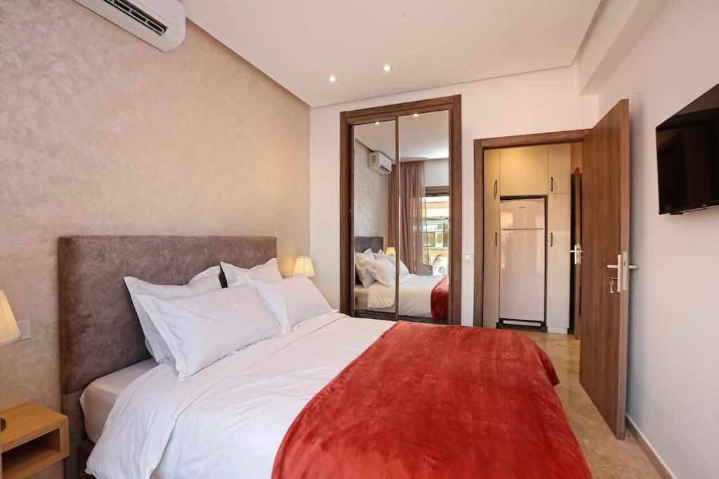 Elegant And Brand New In Hypercenter Of Marrakech Appartement *