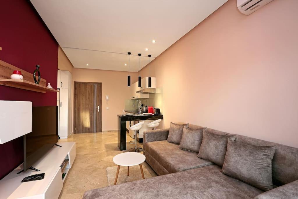 Elegant And Brand New In Hypercenter Of Marrakech Appartement