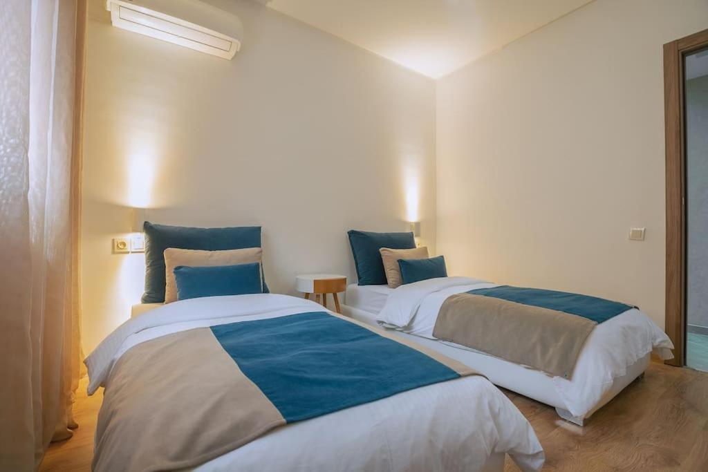Apartment Charming Two Bedrooms Flat With Pool And Parking