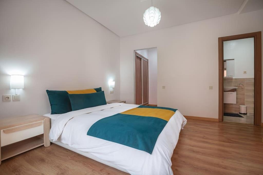 Apartment Charming Two Bedrooms Flat With Pool And Parking *